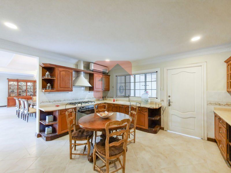 Spacious 5 Bedroom House for Rent in North Town Homes.03