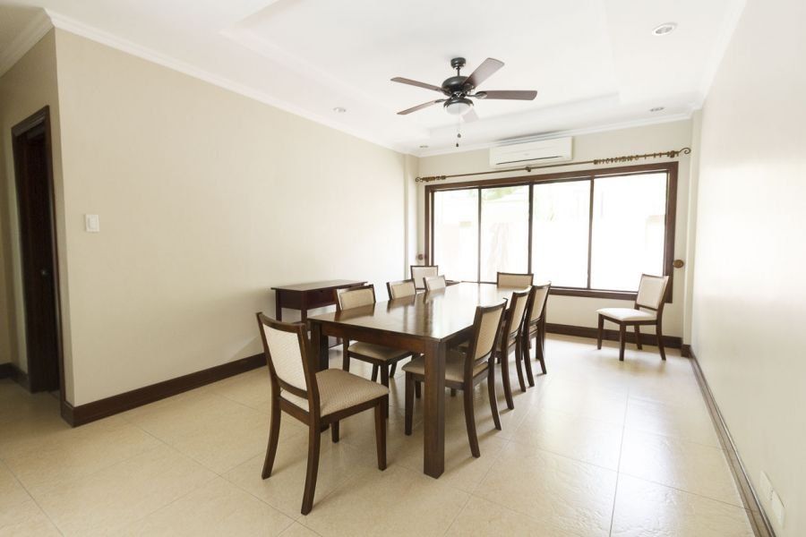 4 Bedroom House with Swimming Pool for Rent.04