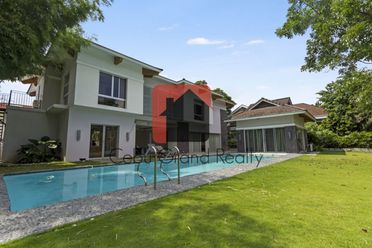 5 Bedroom House for Rent in North Town Homes.02