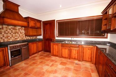 4 Bedroom House for Rent with Swimming Pool in Banilad.02