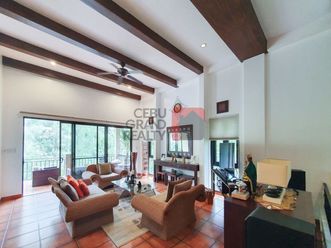 Overlooking 4 Bedroom House for Rent in Maria Luisa Park.02