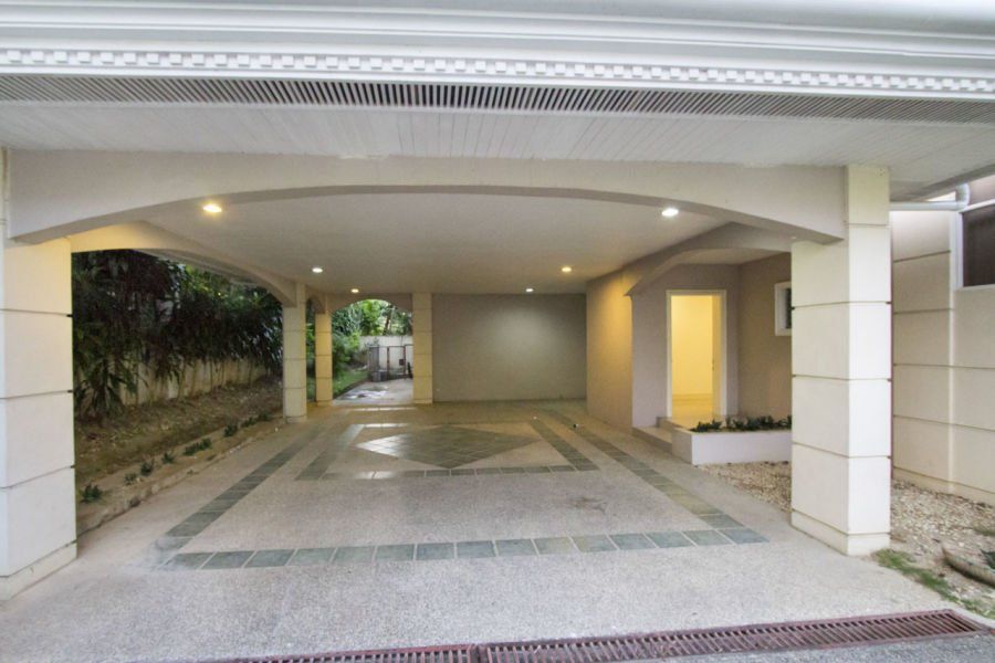 Spacious 4 Bedroom House for Rent in North Town Homes.04