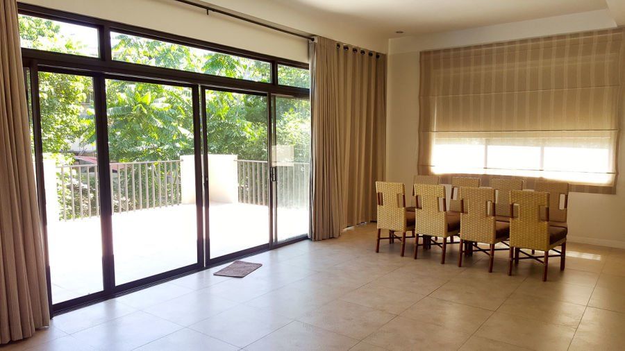 4 Bedroom House with Swimming Pool for Rent in Maria Luisa.01