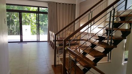 4 Bedroom House with Swimming Pool for Rent in Maria Luisa.02