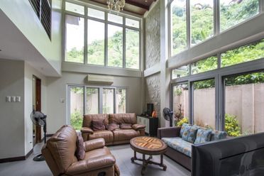 5 Bedroom House for Rent in Maria Luisa Park.02