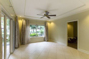 4 Bedroom House for Rent in Maria Luisa Park.02