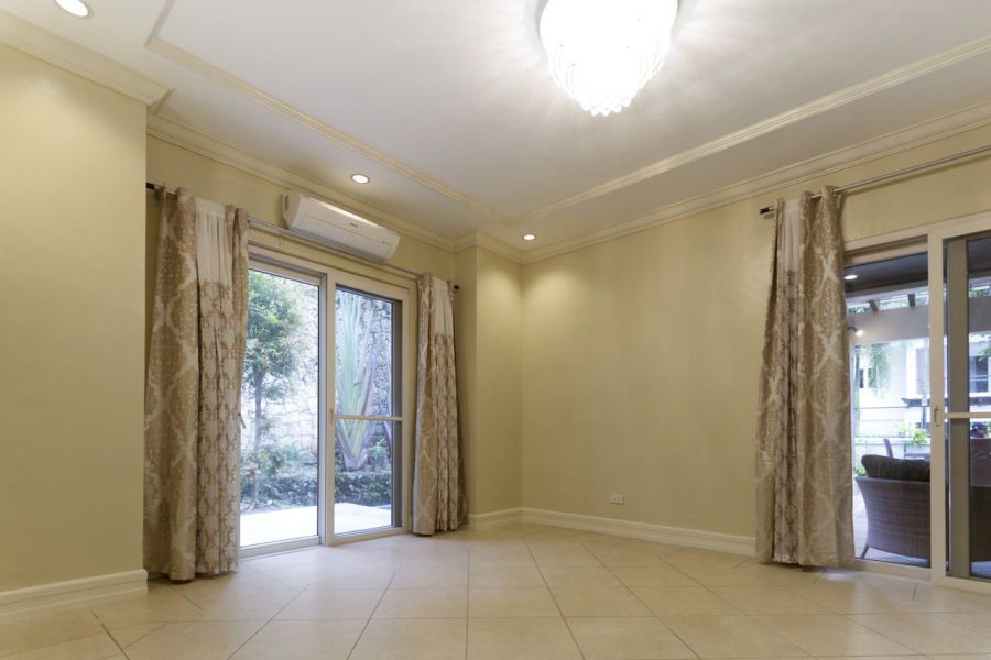 4 Bedroom House for Rent in Maria Luisa Park.03