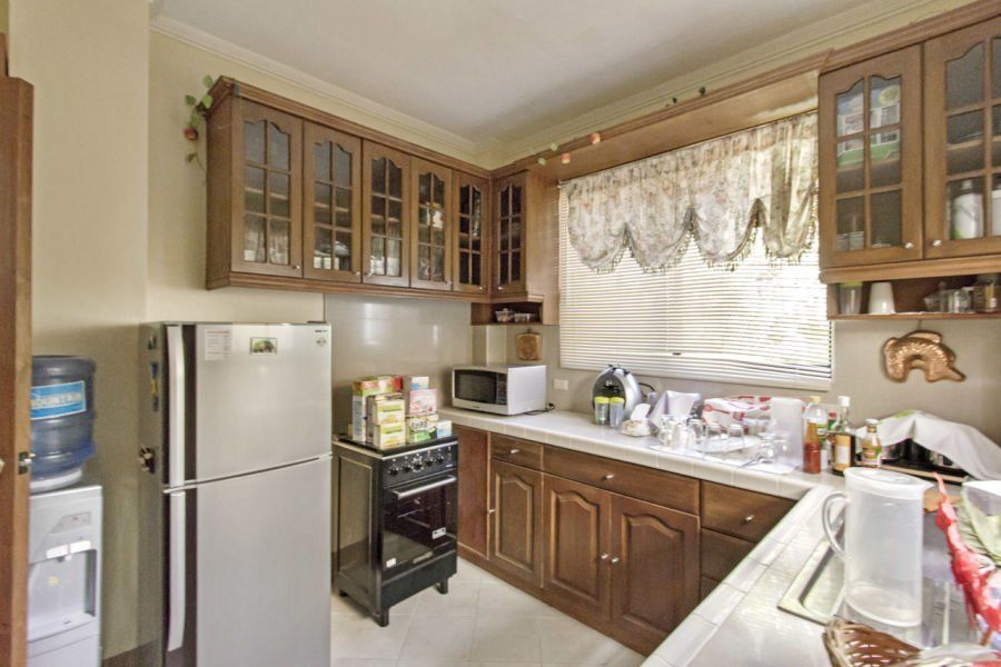 4 Bedroom House for Rent in Maria Luisa Park.03