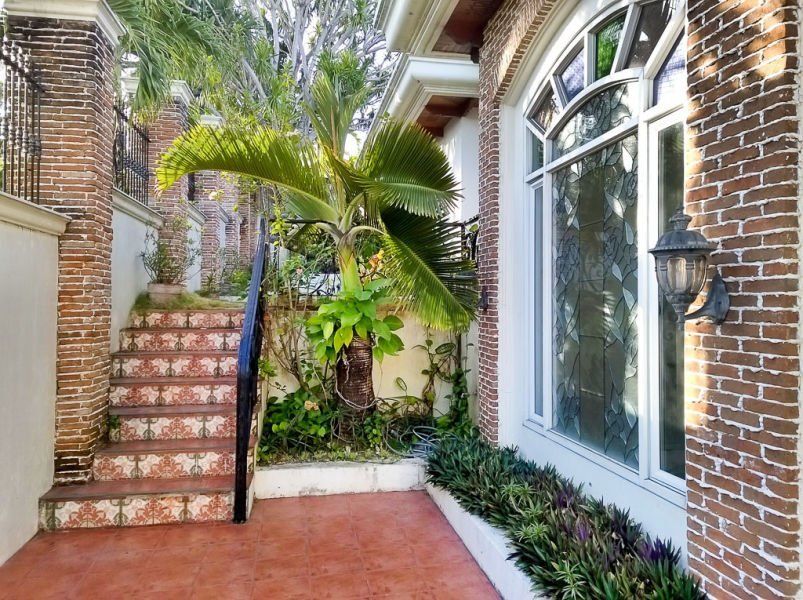 5 Bedroom House for Rent in Maria Luisa Park.04