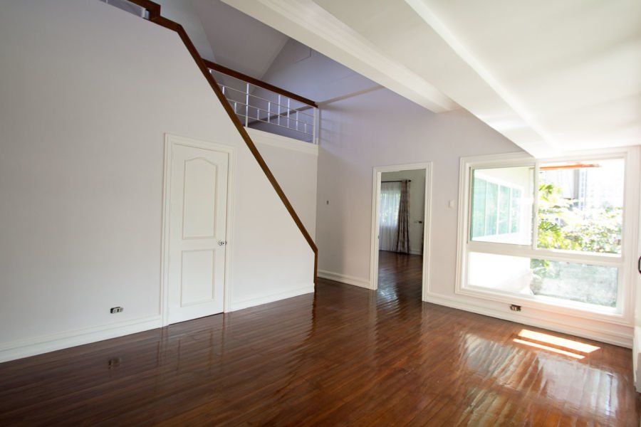 Spacious Renovated 4 Bedroom House for Rent in Maria Luisa E.03