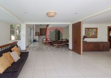 Overlooking 6 Bedroom House for Rent in Maria Luisa Park.02