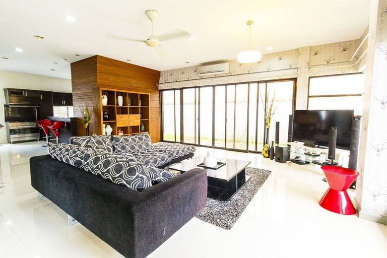 Modern 3 Bedroom House for Rent in Banilad.01