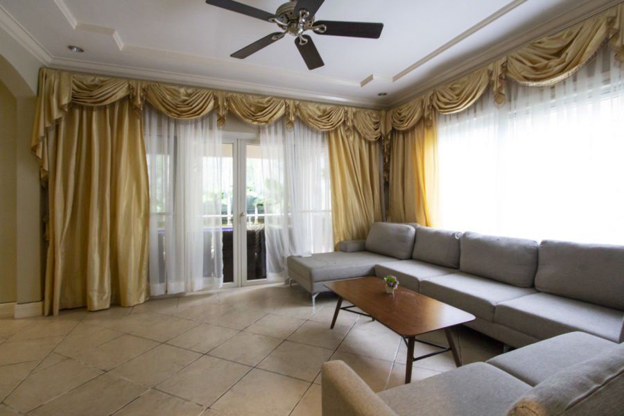 4 Bedroom House for Rent in Maria Luisa Park.03