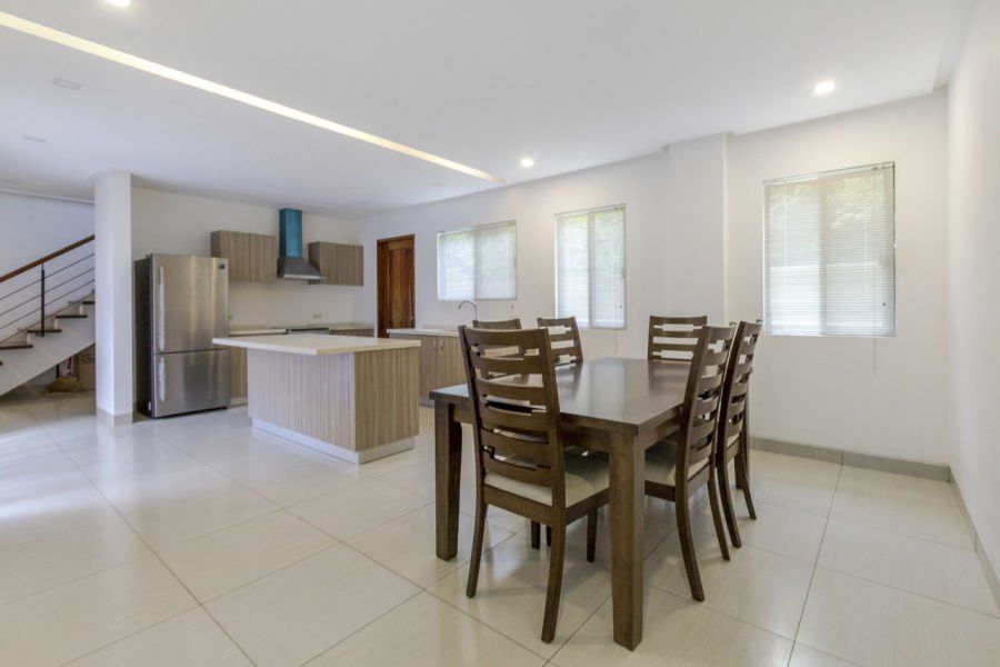 3 Bedroom House for Rent in Maria Luisa Park.04