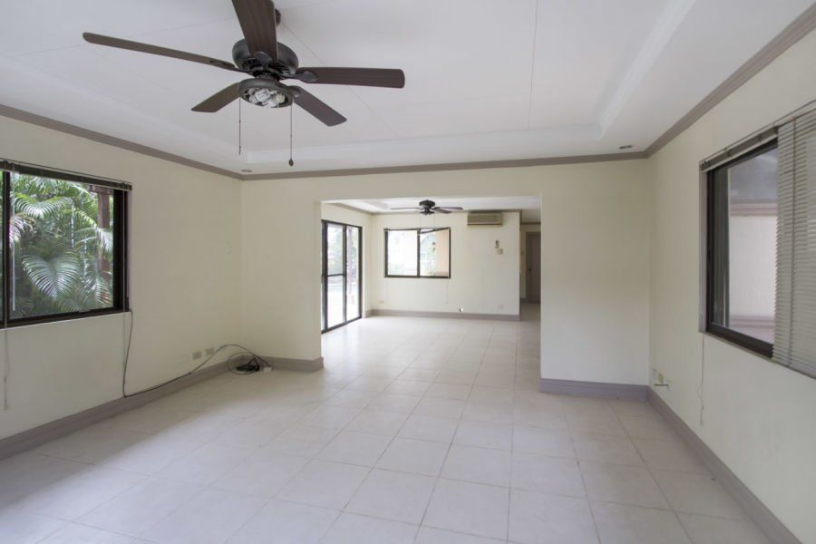 Unfurnished 4 Bedroom House for Rent in Maria Luisa Park.04