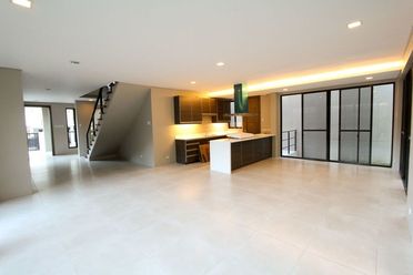4 Bedroom House for Rent in Maria Luisa Park.02