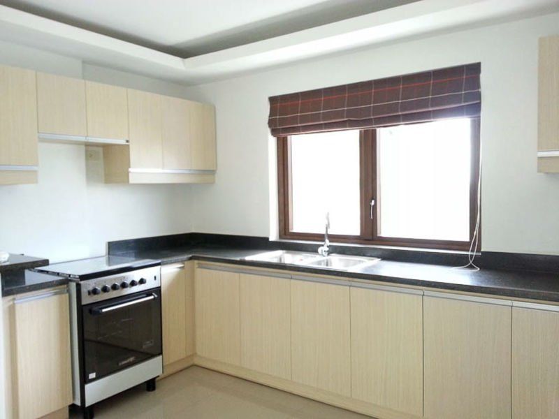 Semi-Furnished 3 Bedroom House for Rent in Pristina North Re.04