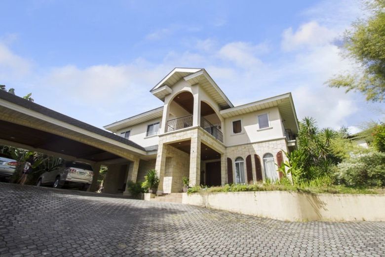 Spacious 5 Bedroom House for Rent in North Town Homes.01