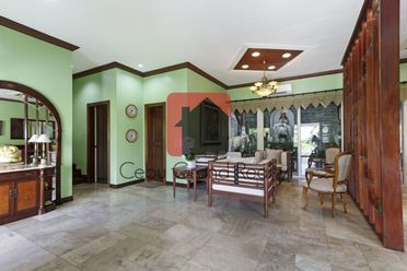 Overlooking 3 Bedroom House for Rent in Maria Luisa Park.02