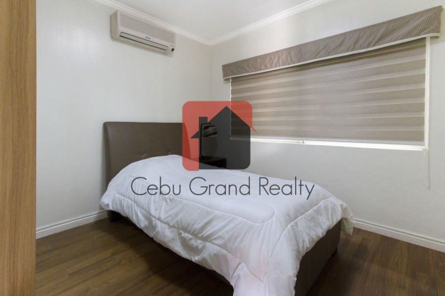 Overlooking 3 Bedroom House for Rent in Maria Luisa Park.03