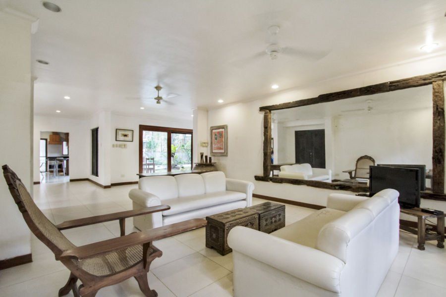 4 Bedroom House with Swimming Pool for Rent in Banilad.04
