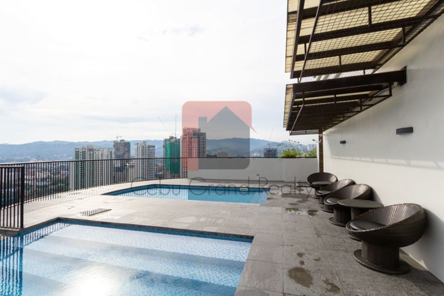 Spacious 1 Bedroom Condo in Calyx Residences for Rent.04