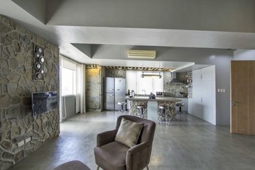Spacious 1 Bedroom Bachelor Pad in Cebu IT Park.02