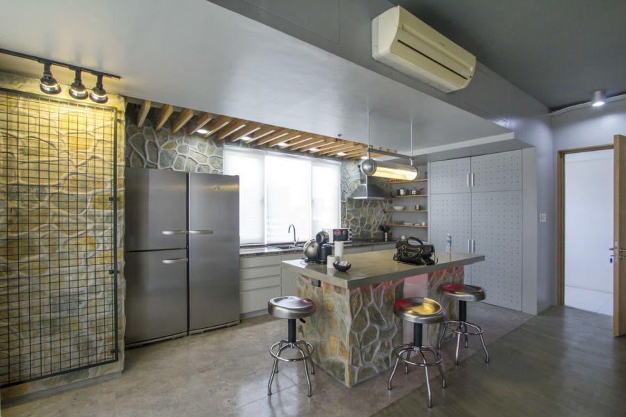 Spacious 1 Bedroom Bachelor Pad in Cebu IT Park.03