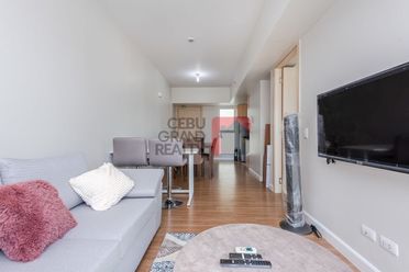 Brand New Furnished 1 Bedroom Condo for Rent in Solinea Towers.02