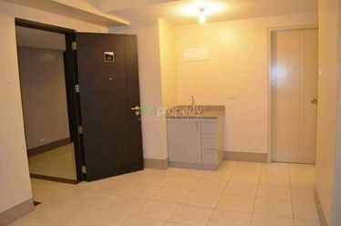 RENT TO OWN RFO condo 3 bedroom 60 sqm 200k down payment only upto 12.02