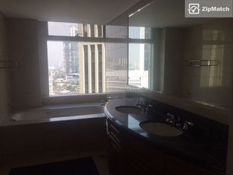 3 Bedroom Condominium Unit For Rent in One Roxas Triangle02