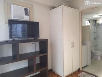 1 Bedroom Condominium Unit For Rent in The Columns Ayala Avenue02