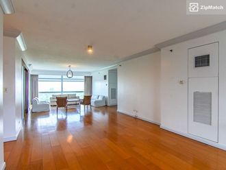 3 Bedroom Condominium Unit For Rent in Pacific Plaza Towers02
