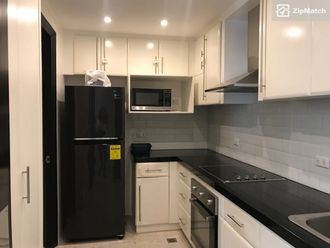 2 Bedroom Condominium Unit For Rent in One McKinley Place02