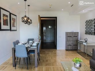 2 Bedroom Condominium Unit For Rent in One McKinley Place02