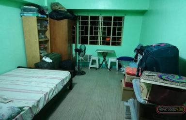 "Studio type semi-furnished for rent. Close to transport, school, hospi"02