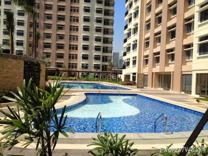 Condo for sale in QC 2 bedroom 30k monthly 300k DP to move in.01
