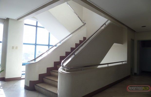 CALUNDY:Commercial Space for Rent in AlabangPrice: PHP 400 / Sqm + Va04