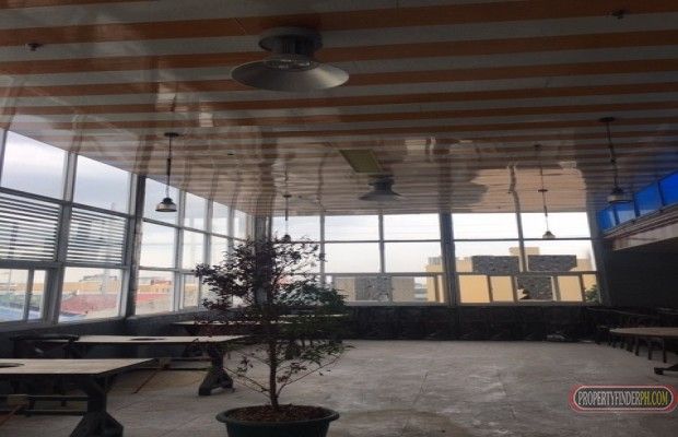 Commercial or office space high ceiling in Makati good for resto or pr01