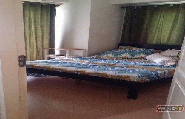 Condo Sharing Lady Bedspacer at Forbeswood Heights Condo (Bonifacio Gl03