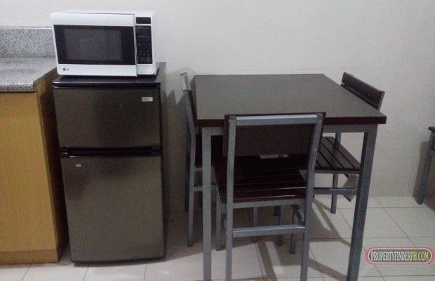 Fully furnished condo unit near la salle infront of rizal memorial com03