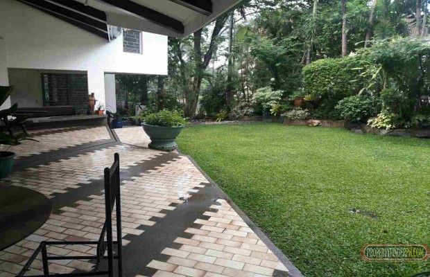 House and Lot for Rent01