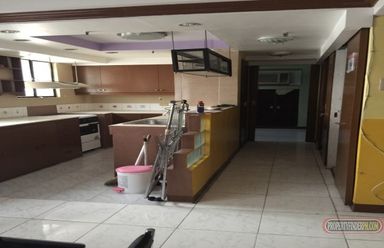 Beautiful refurbished two bedroom unit in Makati02
