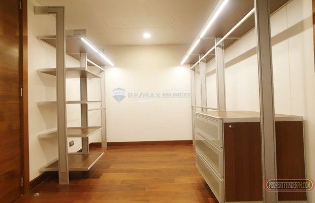 FOR SALE/LEASE: 3 BEDROOM UNIT TWO ROXAS TRIANGLE03