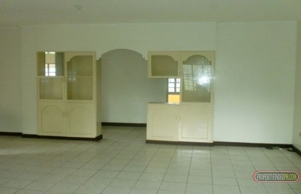 4 Bedroom Apartment BF Homes Paranaque Near Commercial Area (R25DOZ)03