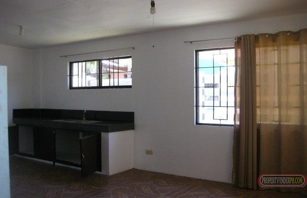 "House and Lot for rent, 2 bedrooms with car park"03