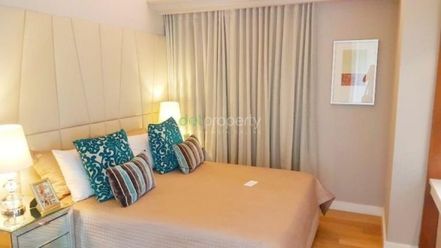 2 bedrooms 48.2sqm // 80% Bank financing // charm right in the middle02