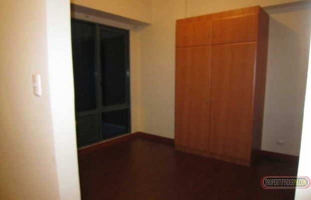 "Unfurnished Studio Type Condo for Rent in Eastwood, Quezon City"03