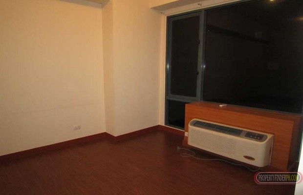 "Unfurnished Studio Type Condo for Rent in Eastwood, Quezon City"04