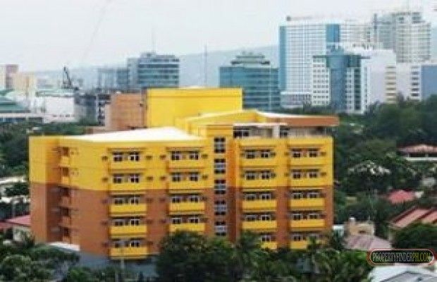 2BR Executive Condo For Rent Furnished with walk-in Closet01